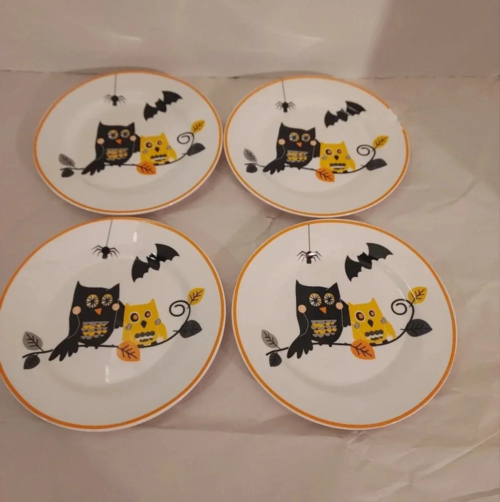 Ciroa Simple Serve Porcelain Halloween Owl, Spider & Owl Appetizer Plates x 4